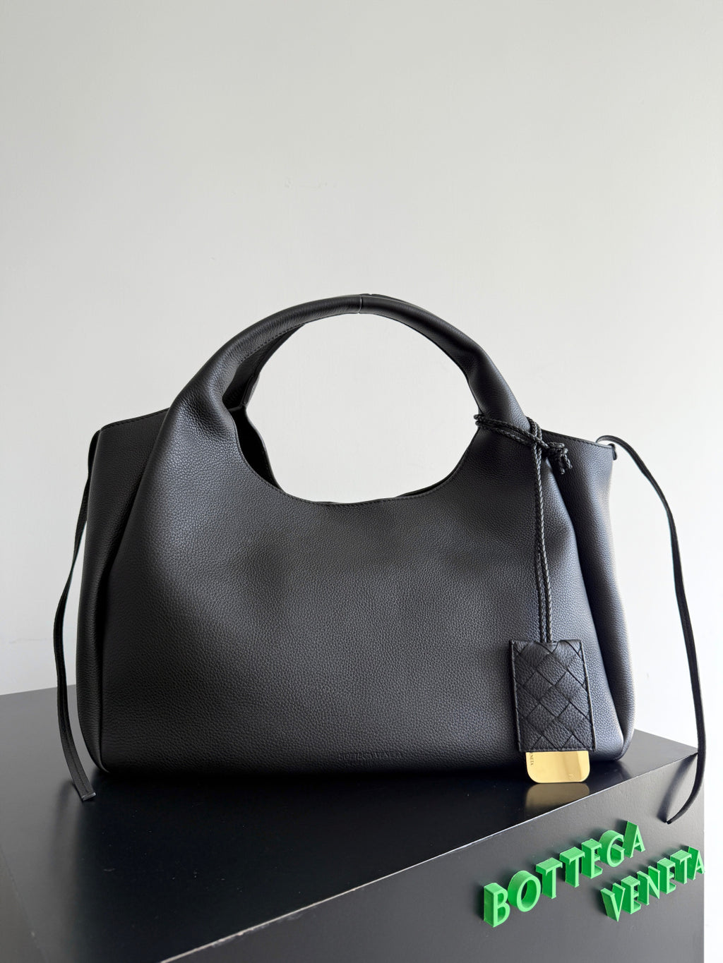 Bottega Veneta 844251 Black Designer Handbag - detail image 3