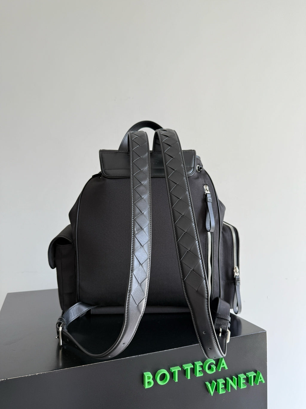 Bottega Veneta 837377 Black Designer Handbag - detail image 2