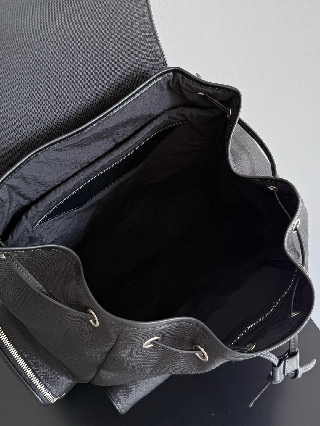 Bottega Veneta 837377 Black Designer Handbag - detail image 7