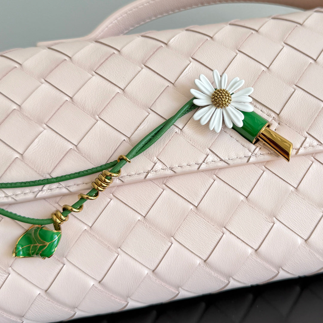 Bottega Veneta 836810 Silver Clutch Bag - detail image 4