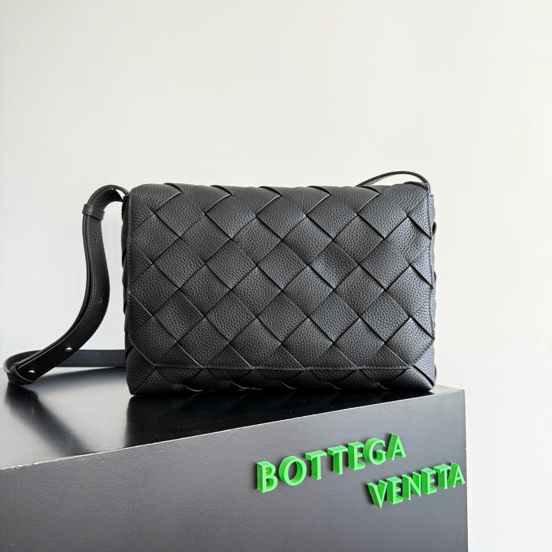 Bottega Veneta 815796 Black Designer Handbag Edition 2