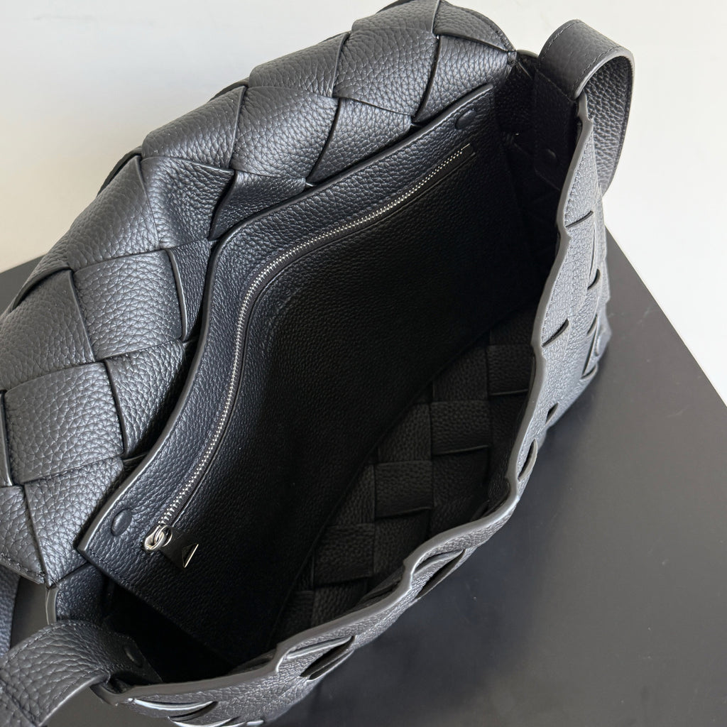 Bottega Veneta 815796 Black Designer Handbag Edition 2 - detail image 8
