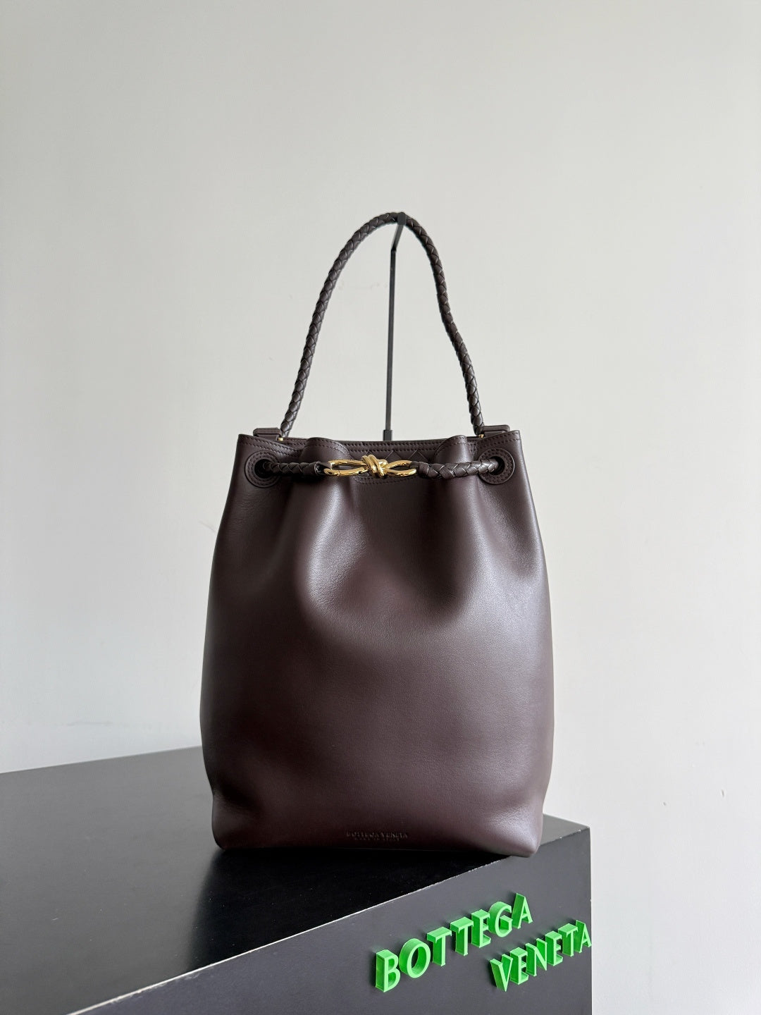 Bottega Veneta 844169 Black Bucket Bag