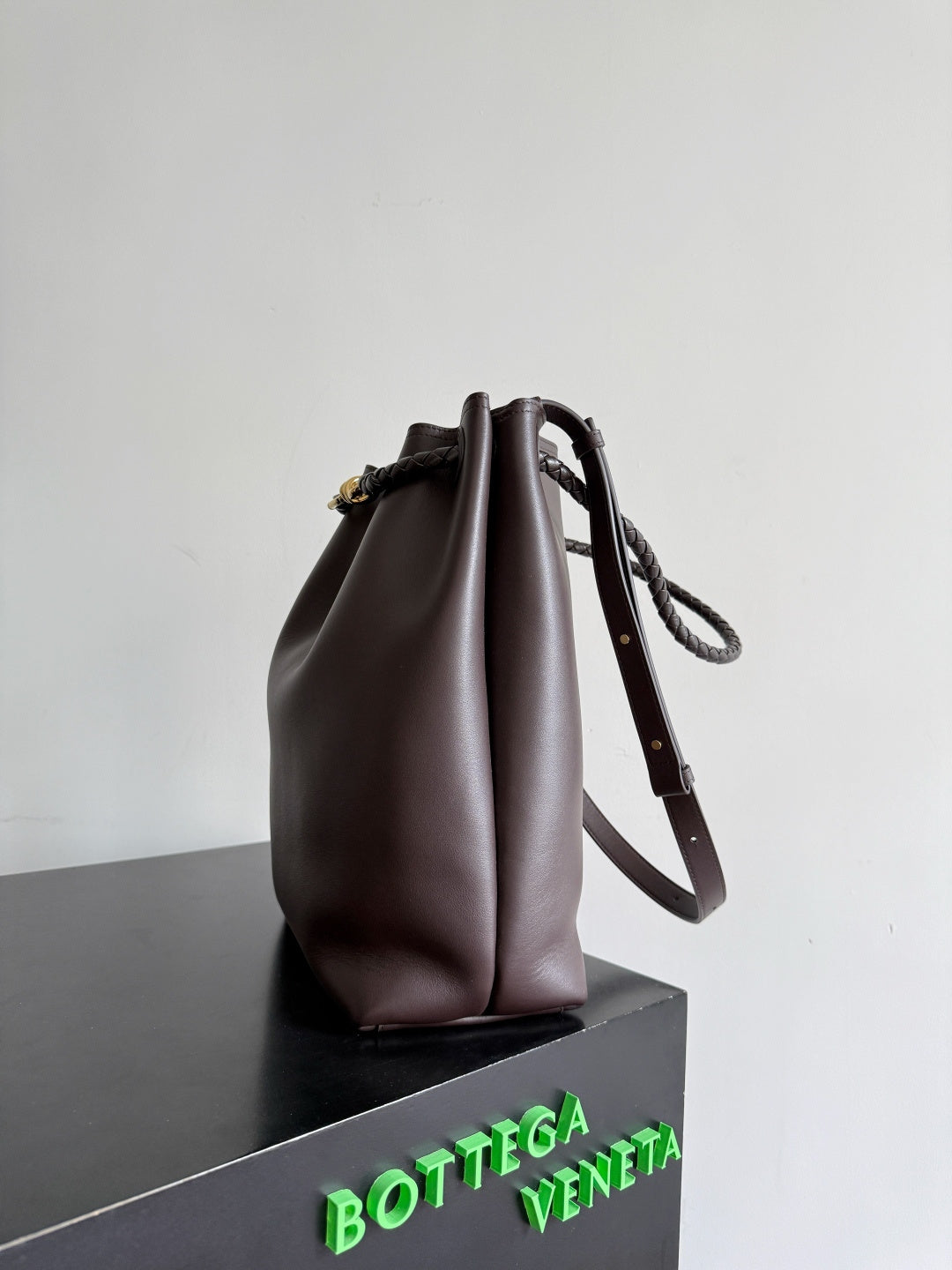 Bottega Veneta 844169 Black Bucket Bag - detail image 2