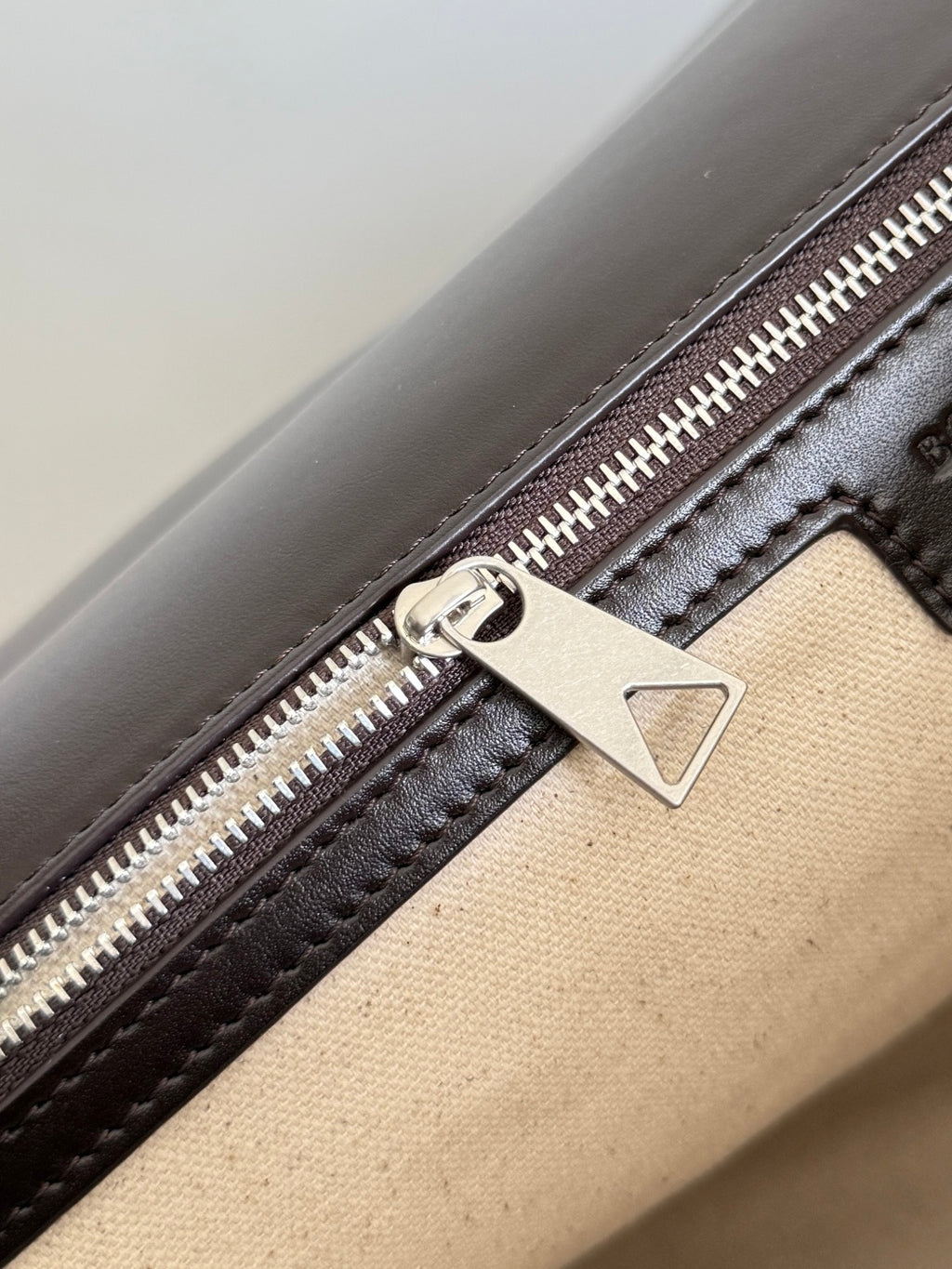Bottega Veneta 795102 Black Designer Handbag - detail image 7