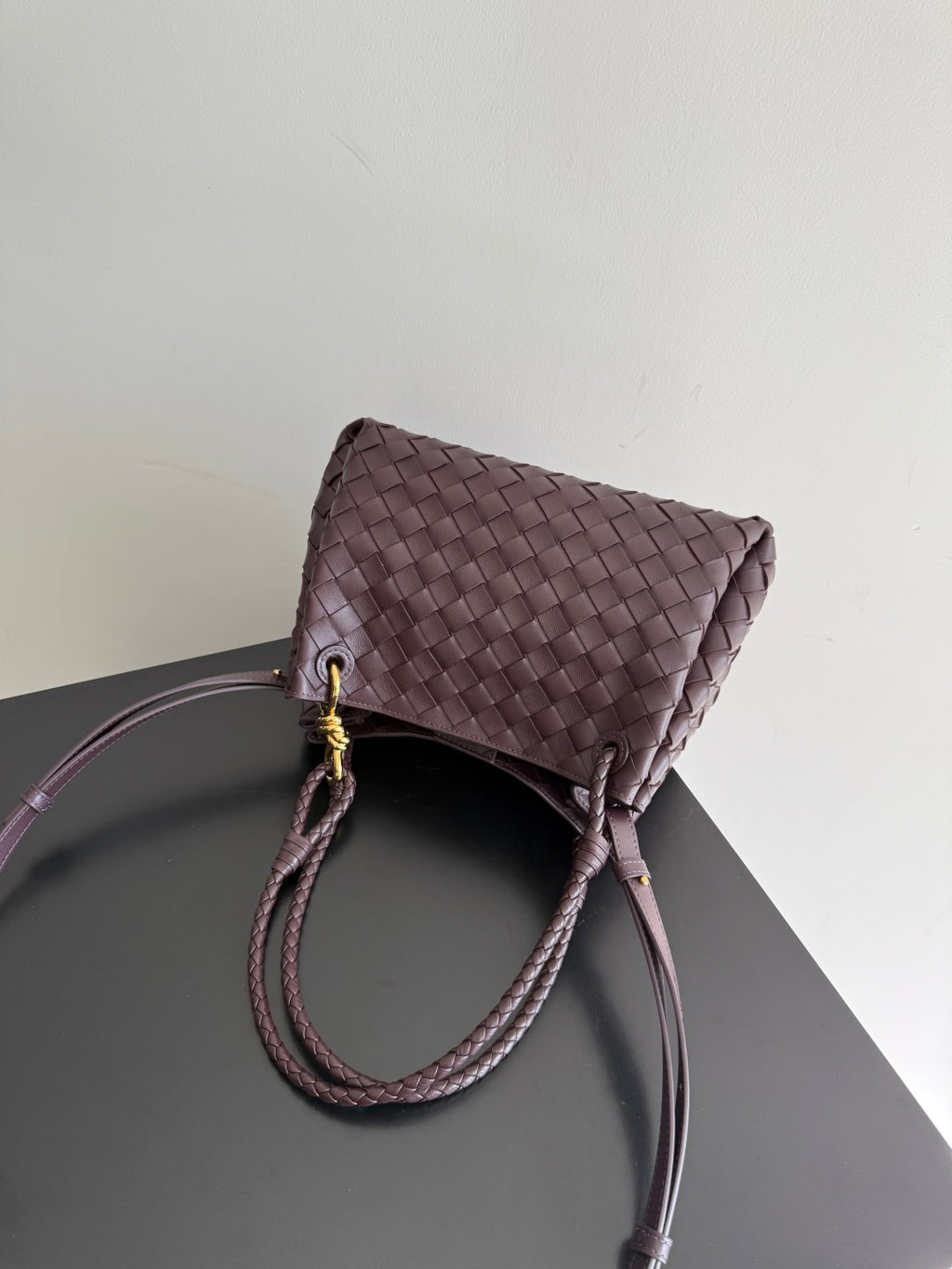 Bottega Veneta 835921 Black Designer Handbag Edition 3 - detail image 6