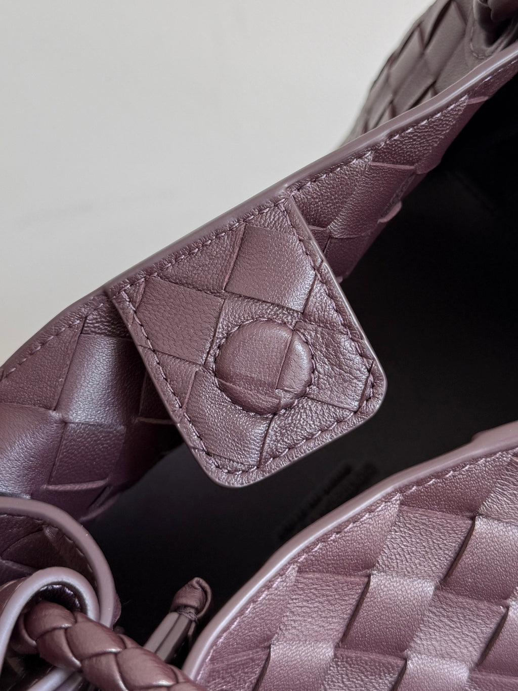 Bottega Veneta 835921 Black Designer Handbag Edition 3 - detail image 7