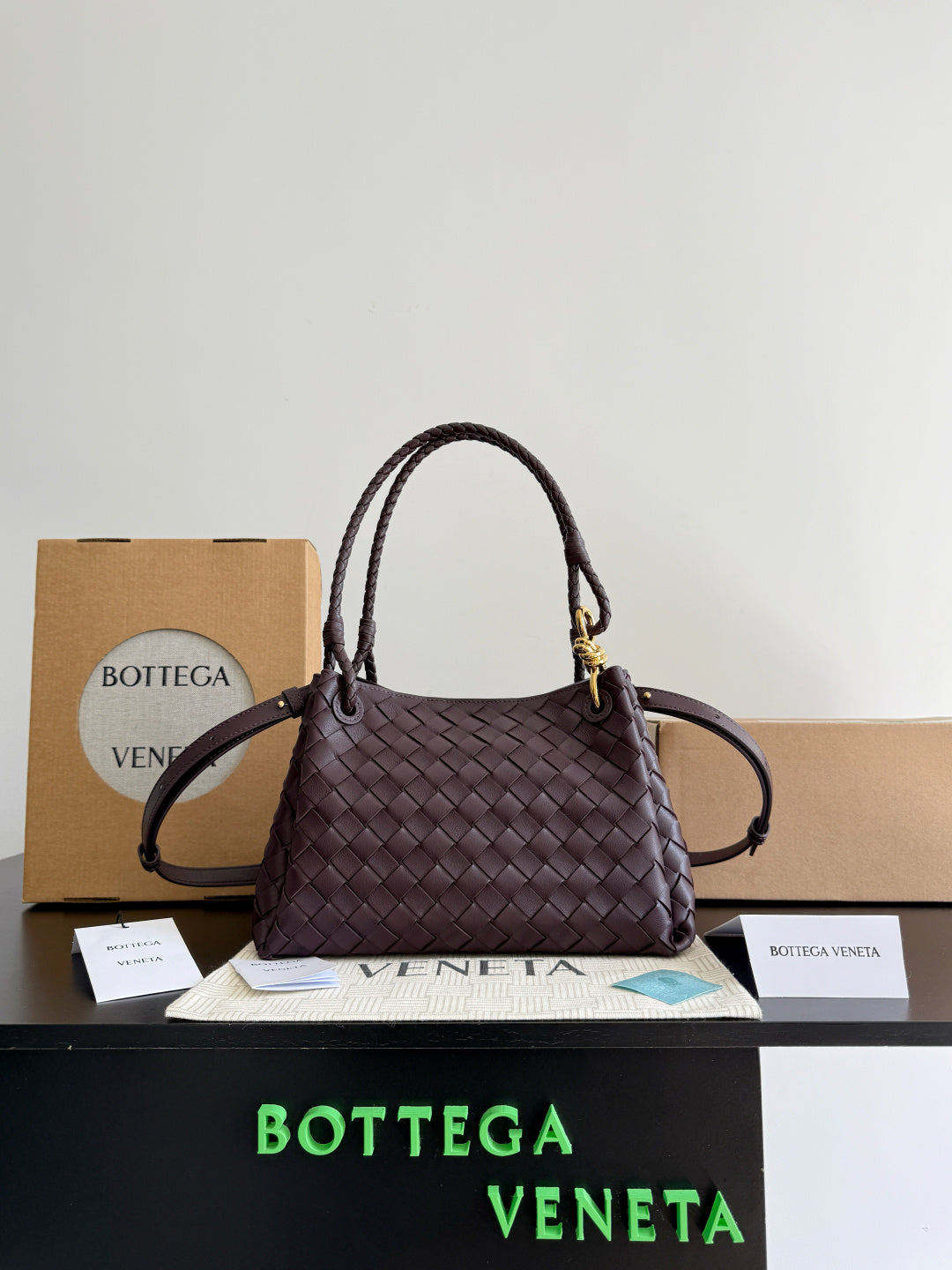 Bottega Veneta Black Designer Handbag Edition 231