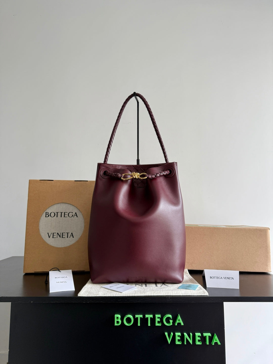 Bottega Veneta Black Designer Handbag Edition 561