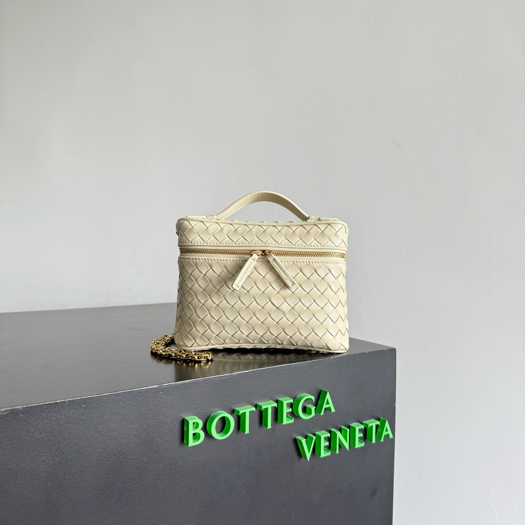 Bottega Veneta 843800 Silver Chain Bag