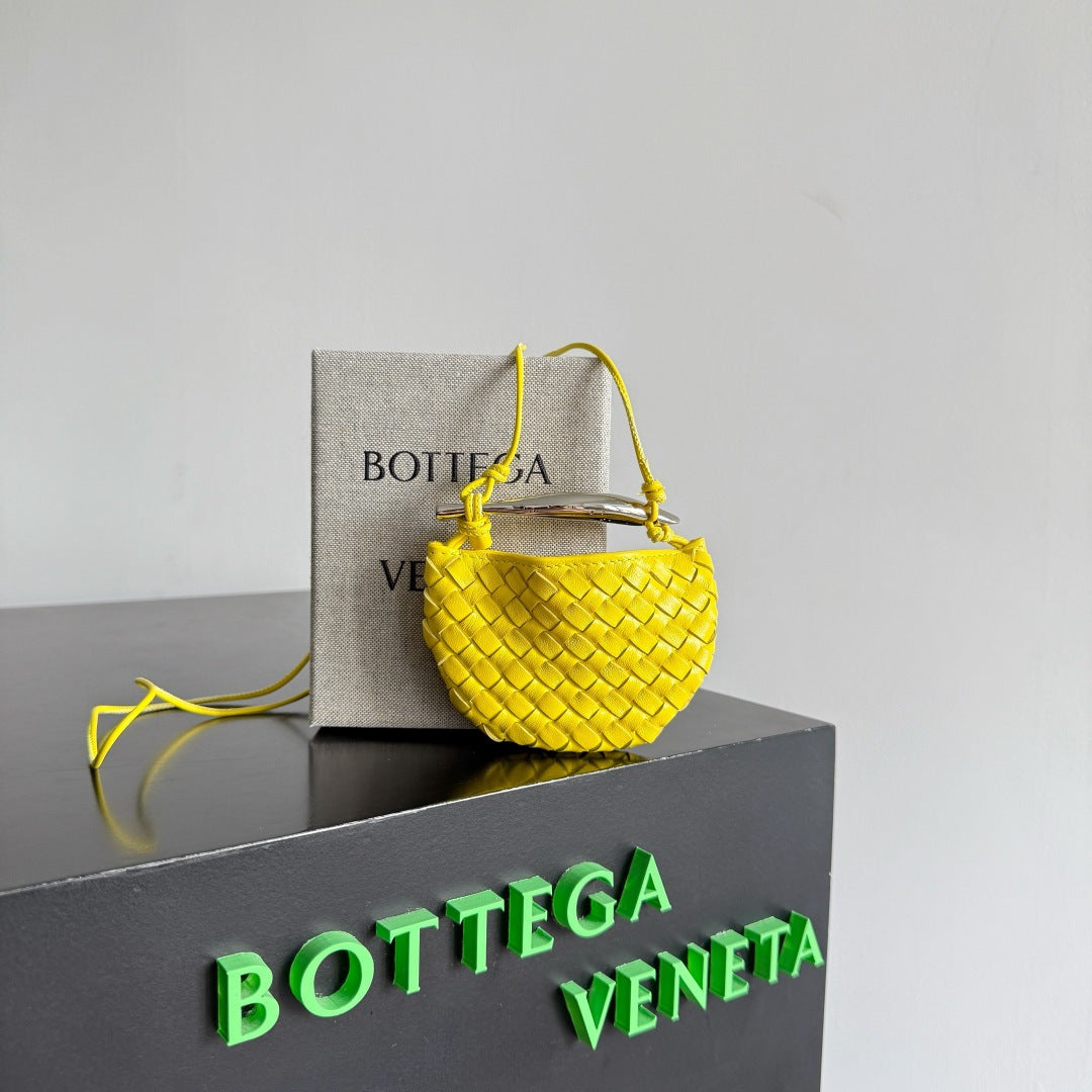 Bottega Veneta Yellow Designer Handbag Edition 3