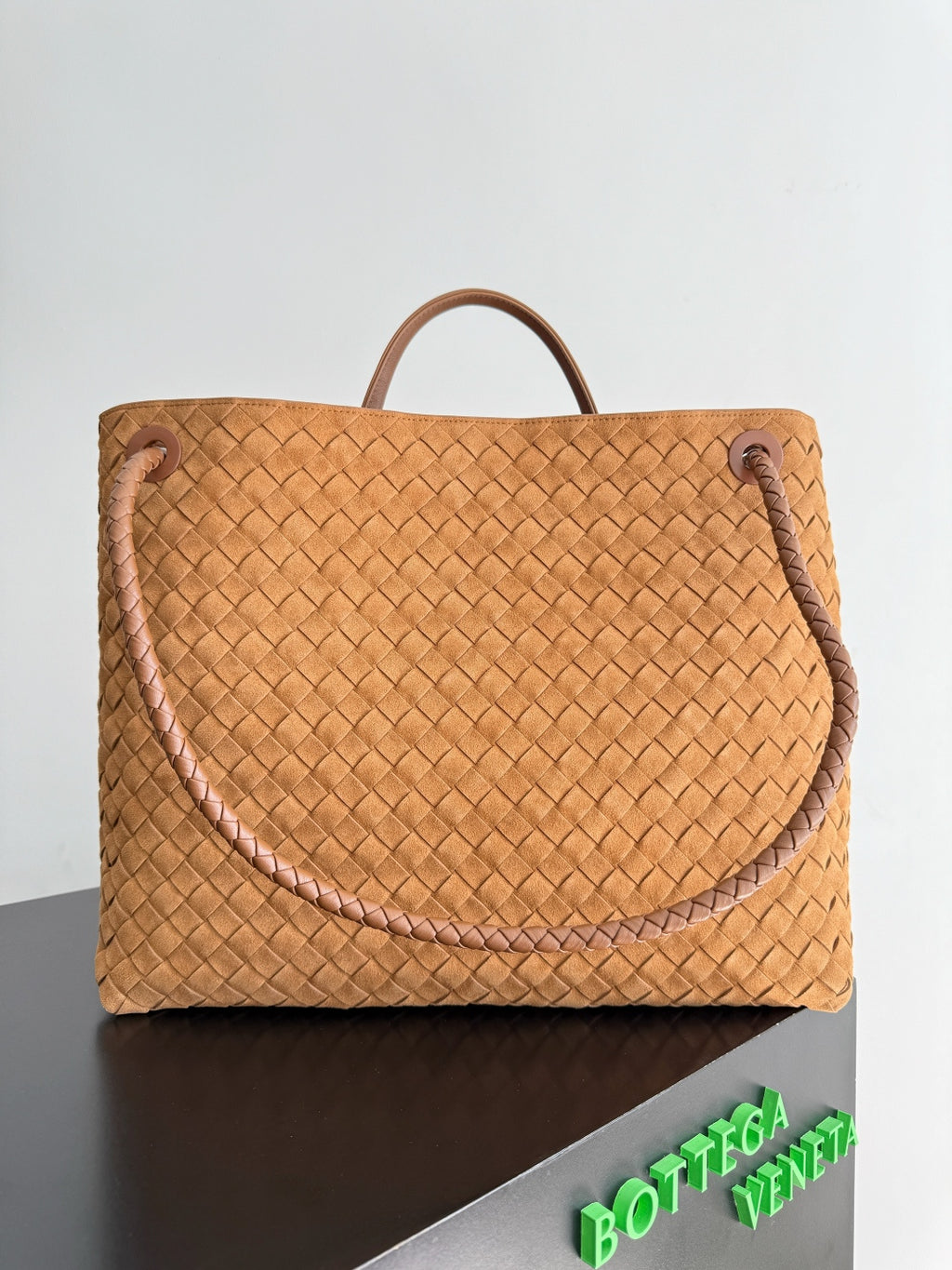 Bottega Veneta 743575 Orange Designer Handbag - detail image 3