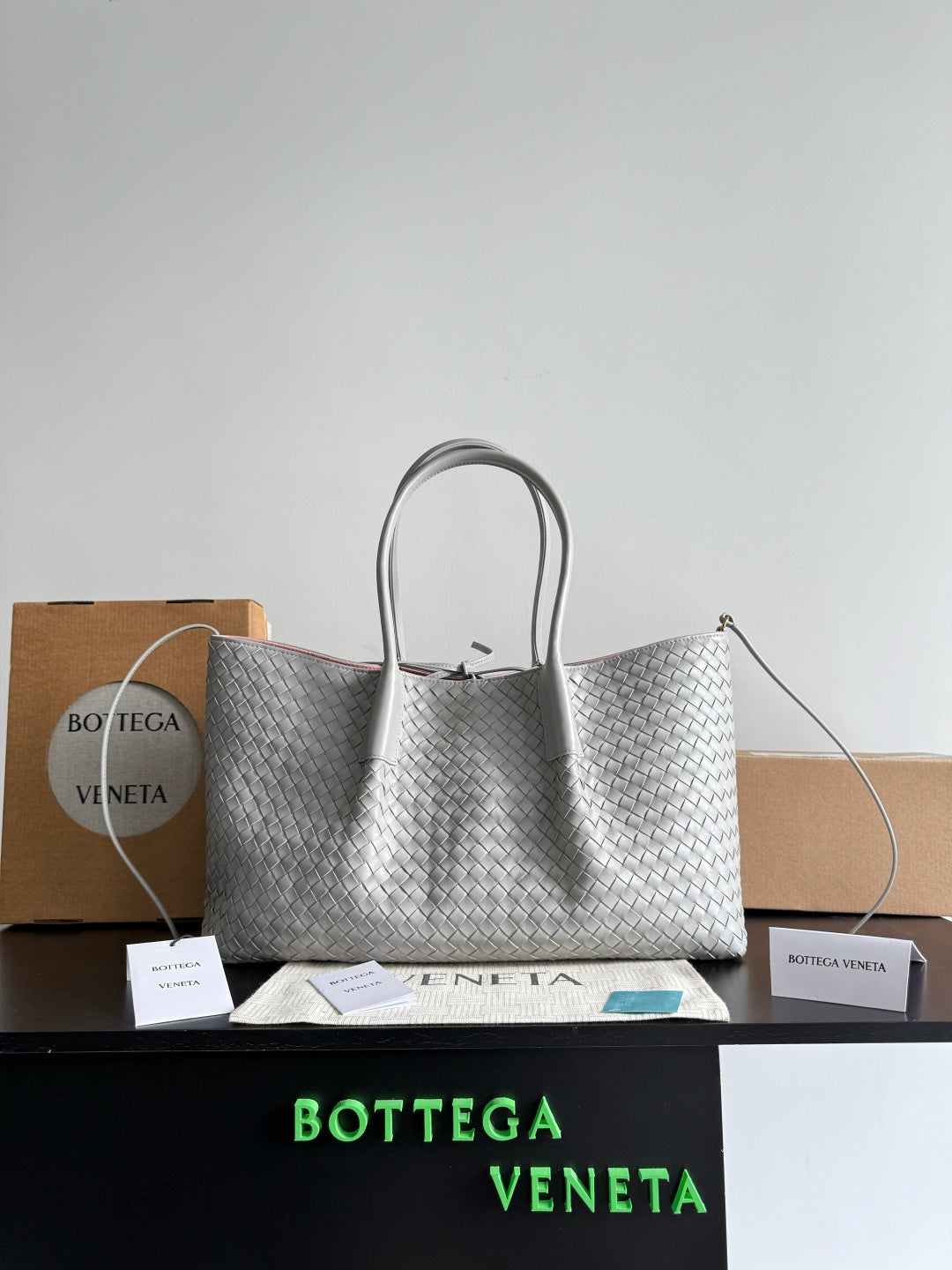 Bottega Veneta Gray Designer Handbag Edition 16