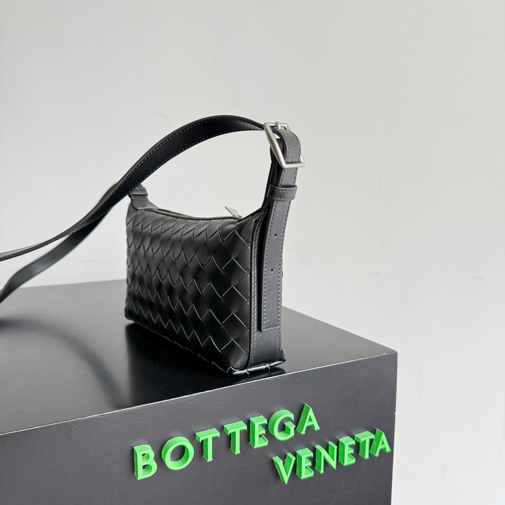 Bottega Veneta 844018 Black Designer Handbag - detail image 2