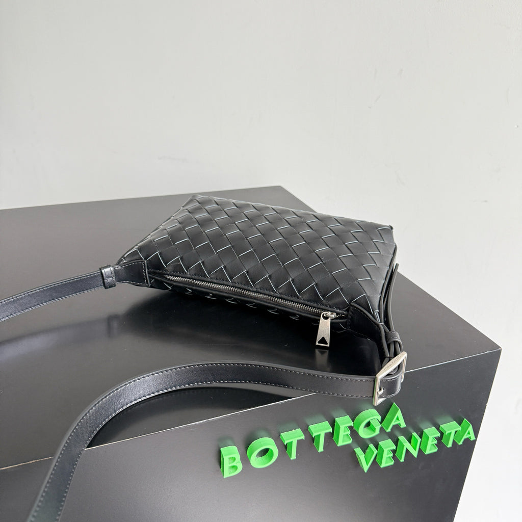 Bottega Veneta 844018 Black Designer Handbag - detail image 4