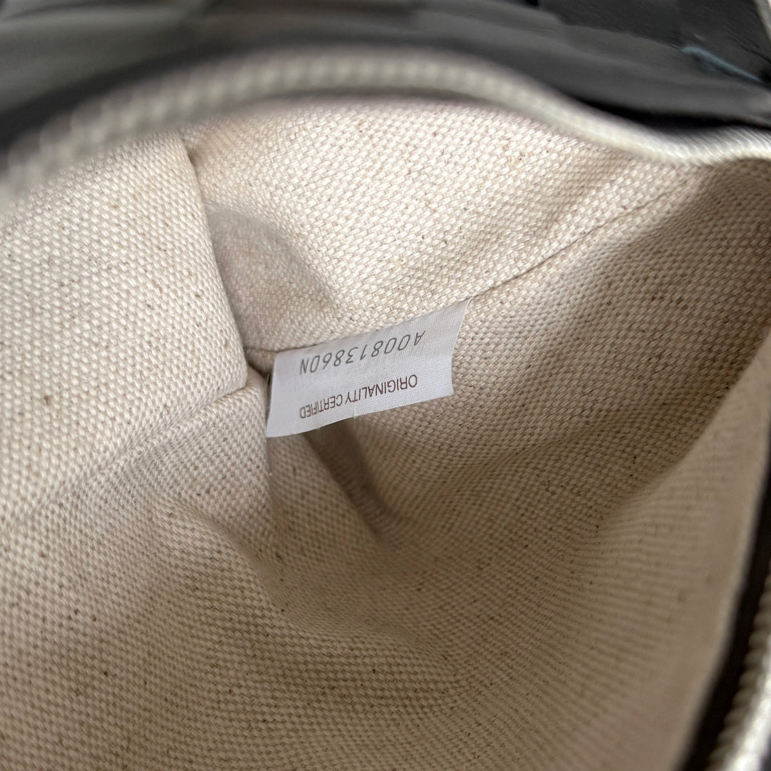 Bottega Veneta 844018 Black Designer Handbag - detail image 8