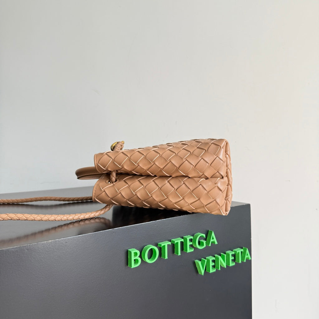 Bottega Veneta 743568 White & Brown Designer Handbag - detail image 3
