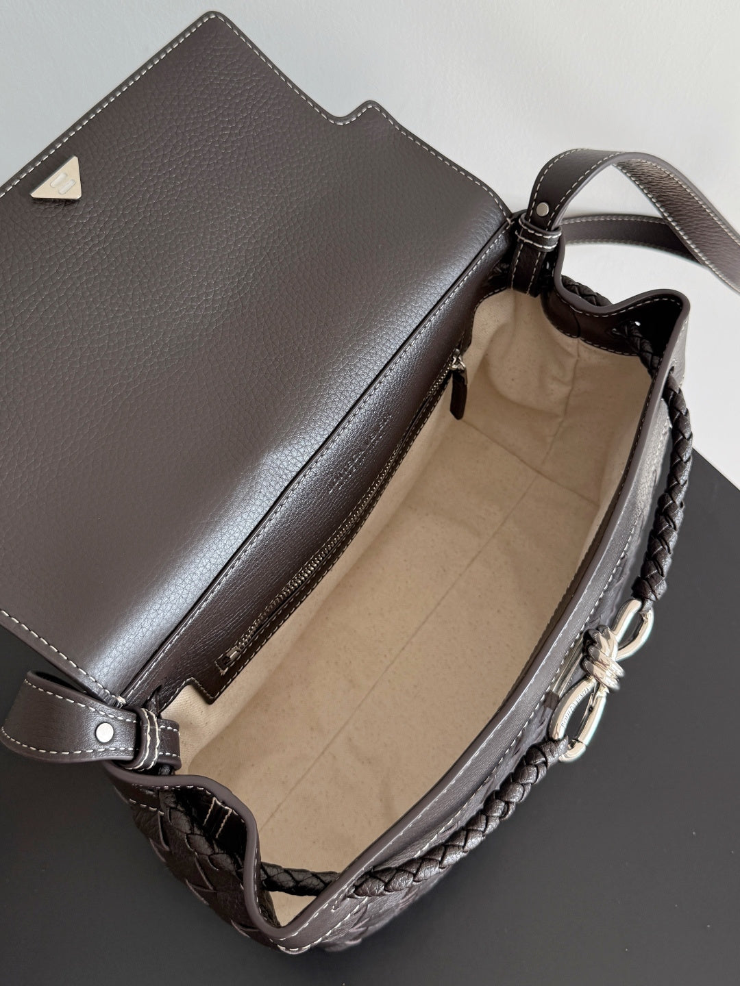 Bottega Veneta 815781 Black Designer Handbag - detail image 9