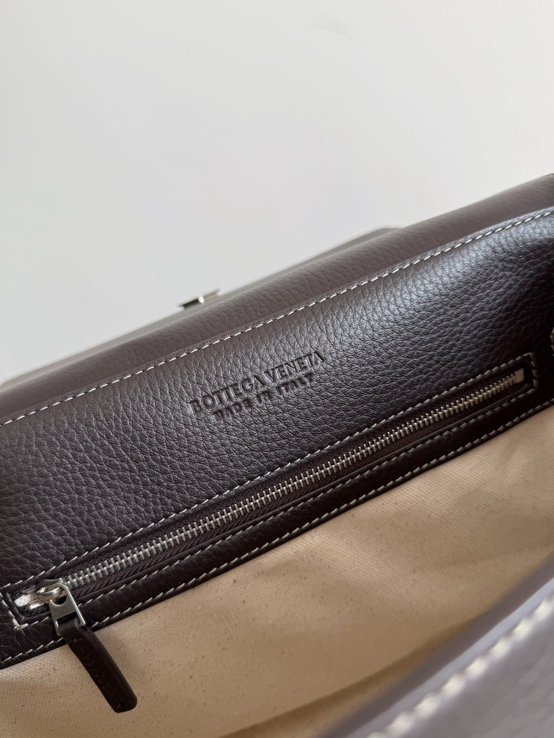 Bottega Veneta 815781 Black Designer Handbag - detail image 7