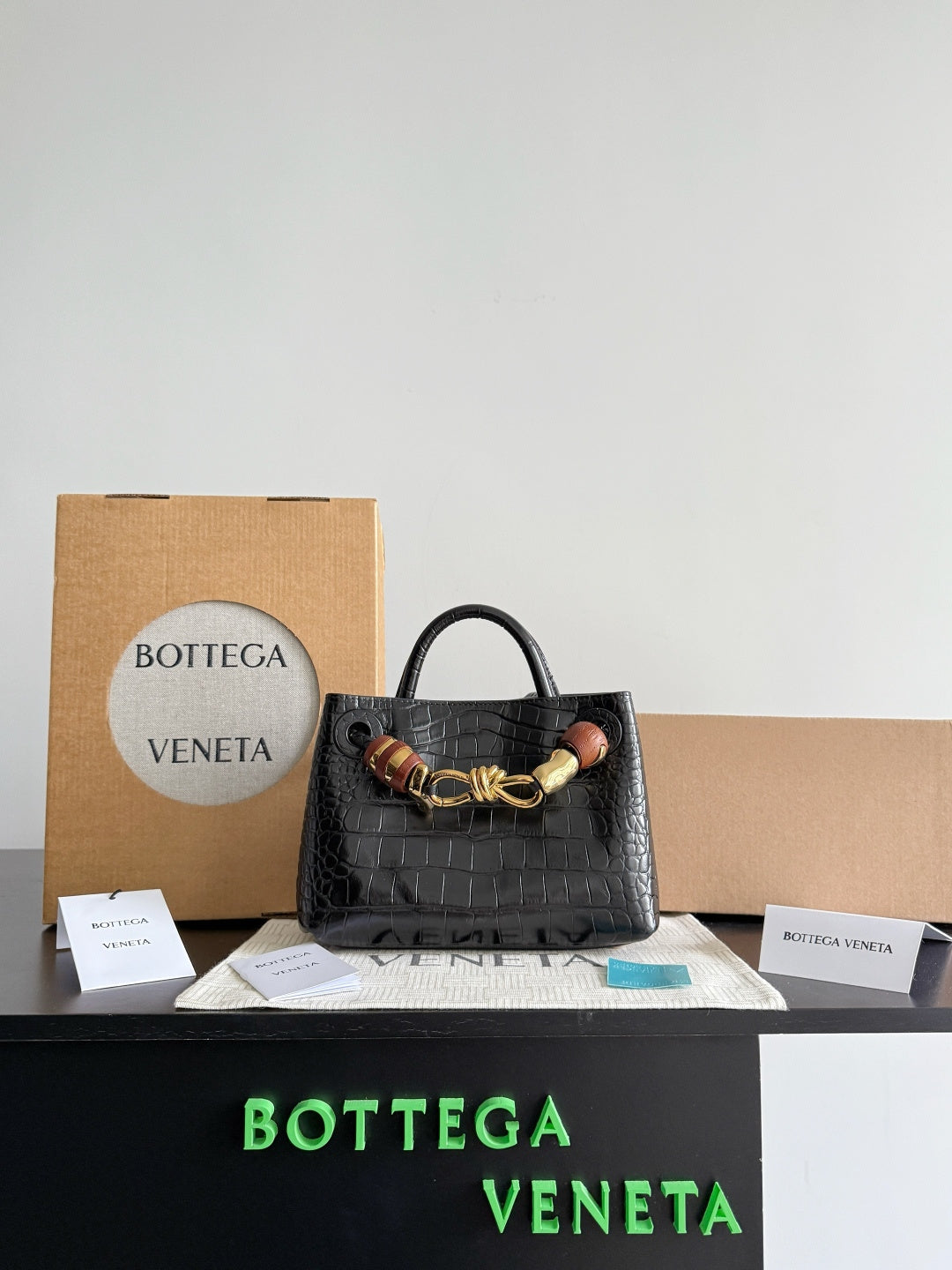 Bottega Veneta Black Designer Handbag Edition 484