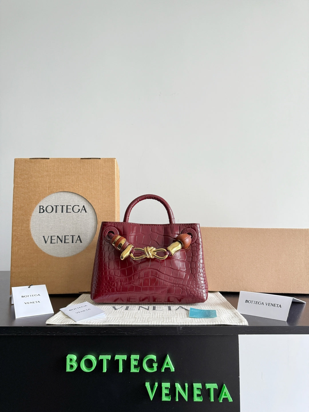 Bottega Veneta Black Designer Handbag Edition 481