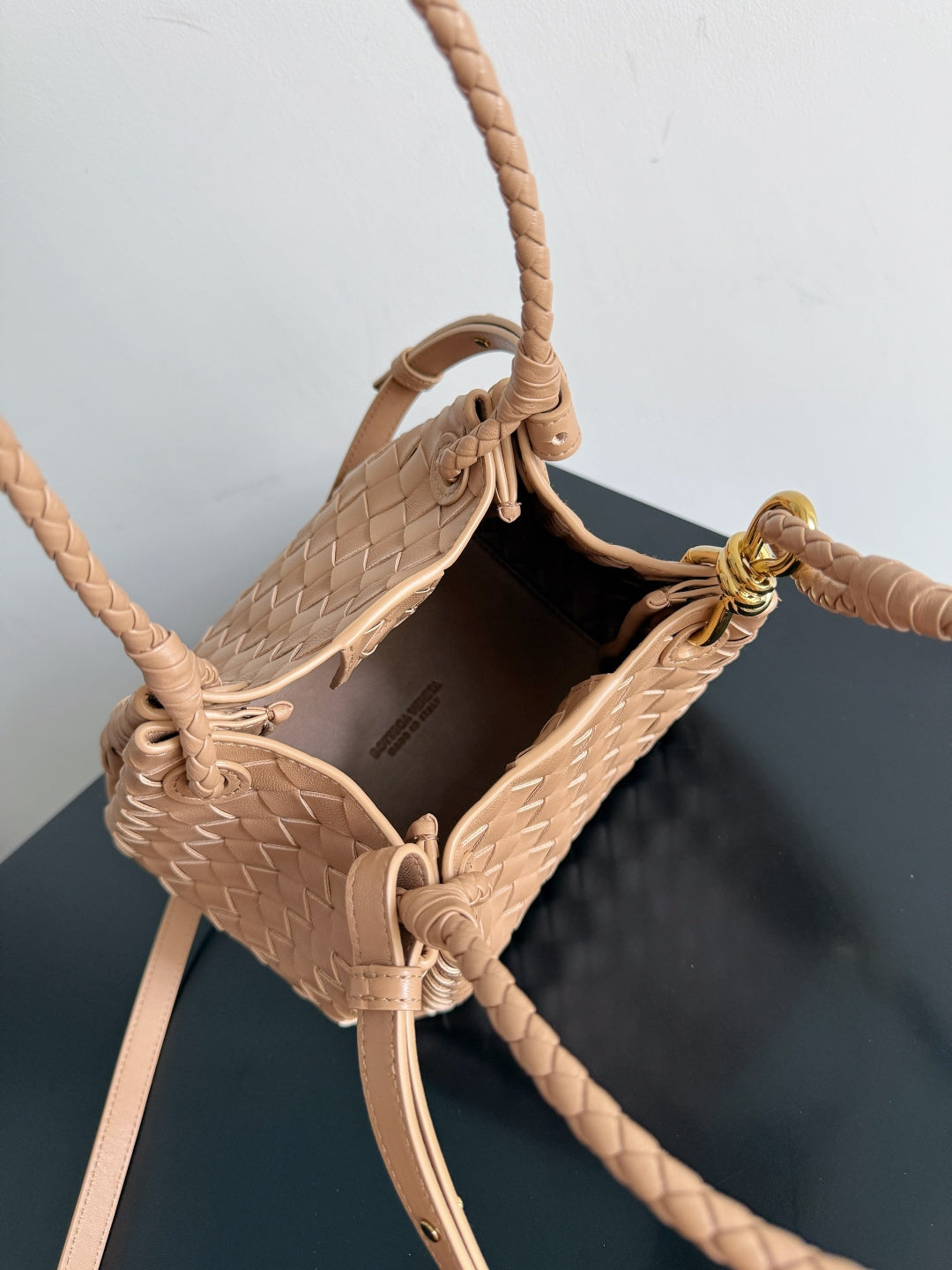Bottega Veneta 796569 Rose Gold Designer Handbag - detail image 9