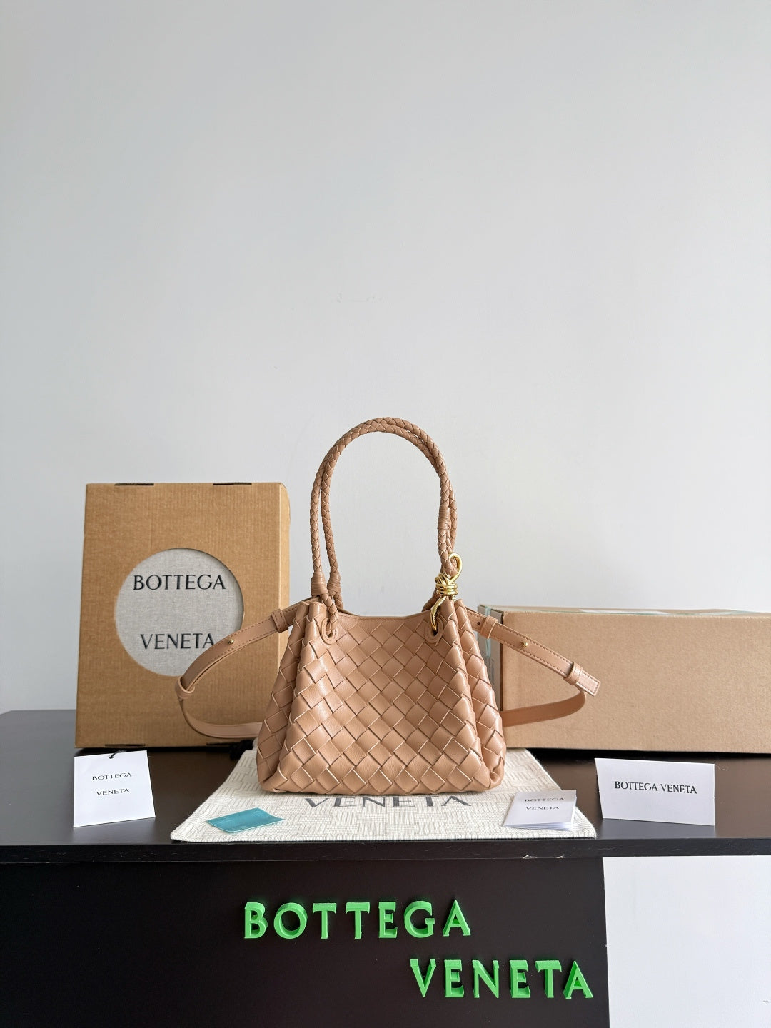 Bottega Veneta Brown Designer Handbag Edition 41