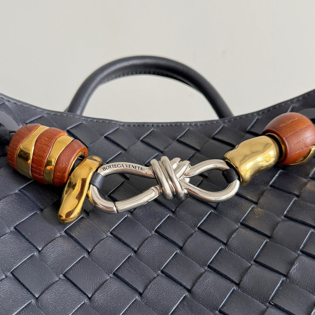 Bottega Veneta 743568 Black Designer Handbag Edition 8 - detail image 2