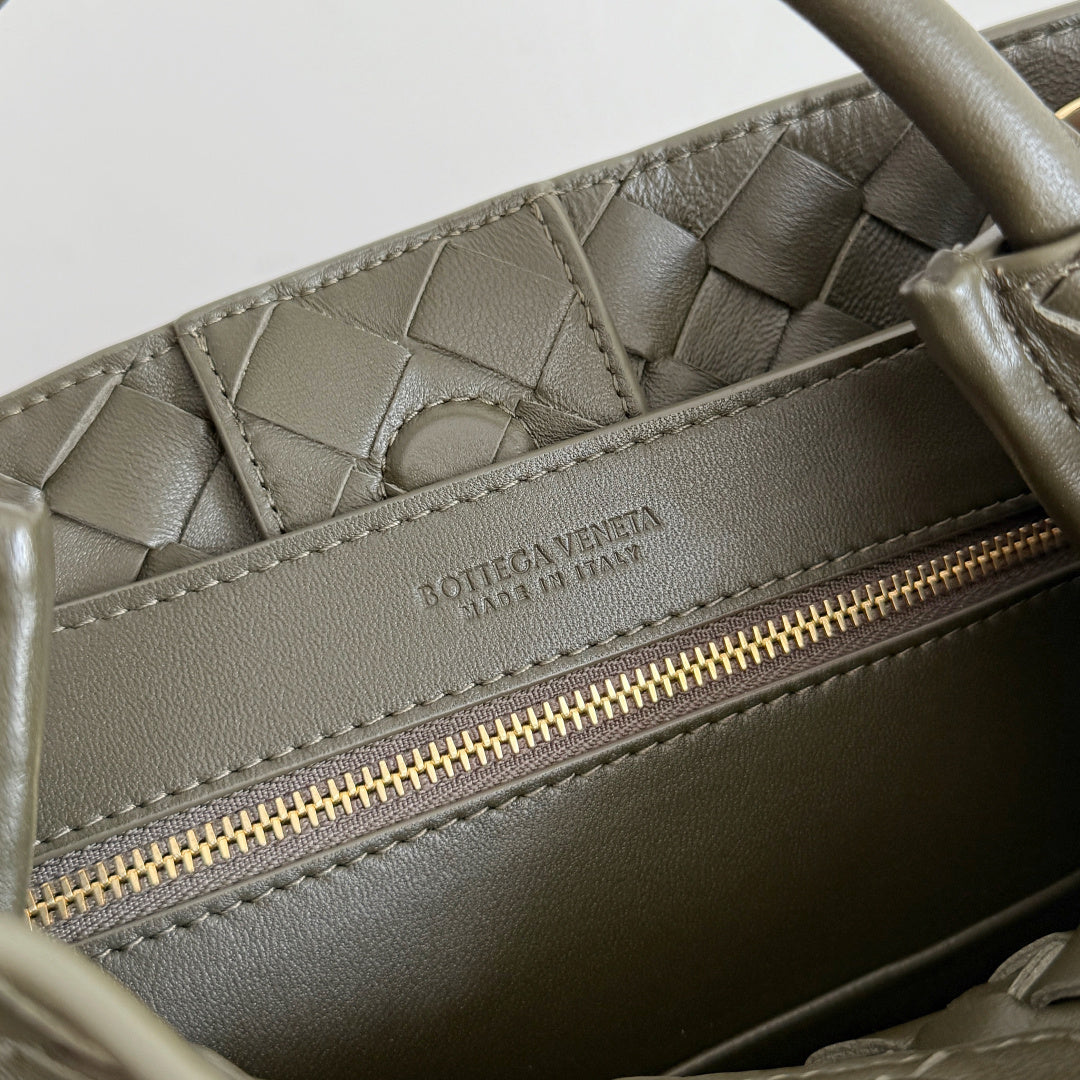 Bottega Veneta 743568 Black Designer Handbag Edition 14 - detail image 5