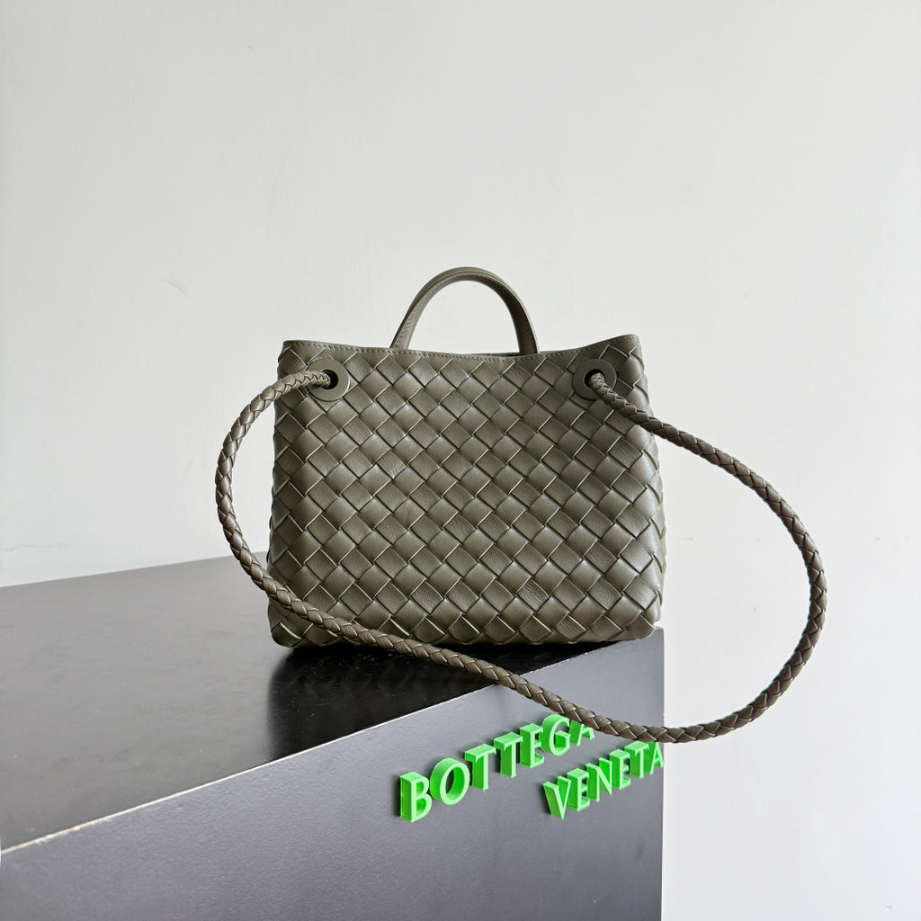 Bottega Veneta 743568 Black Designer Handbag Edition 14 - detail image 2
