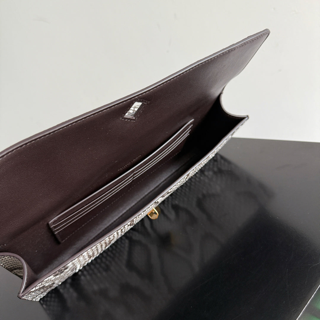 Bottega Veneta 794945 Gray Clutch Bag - detail image 7