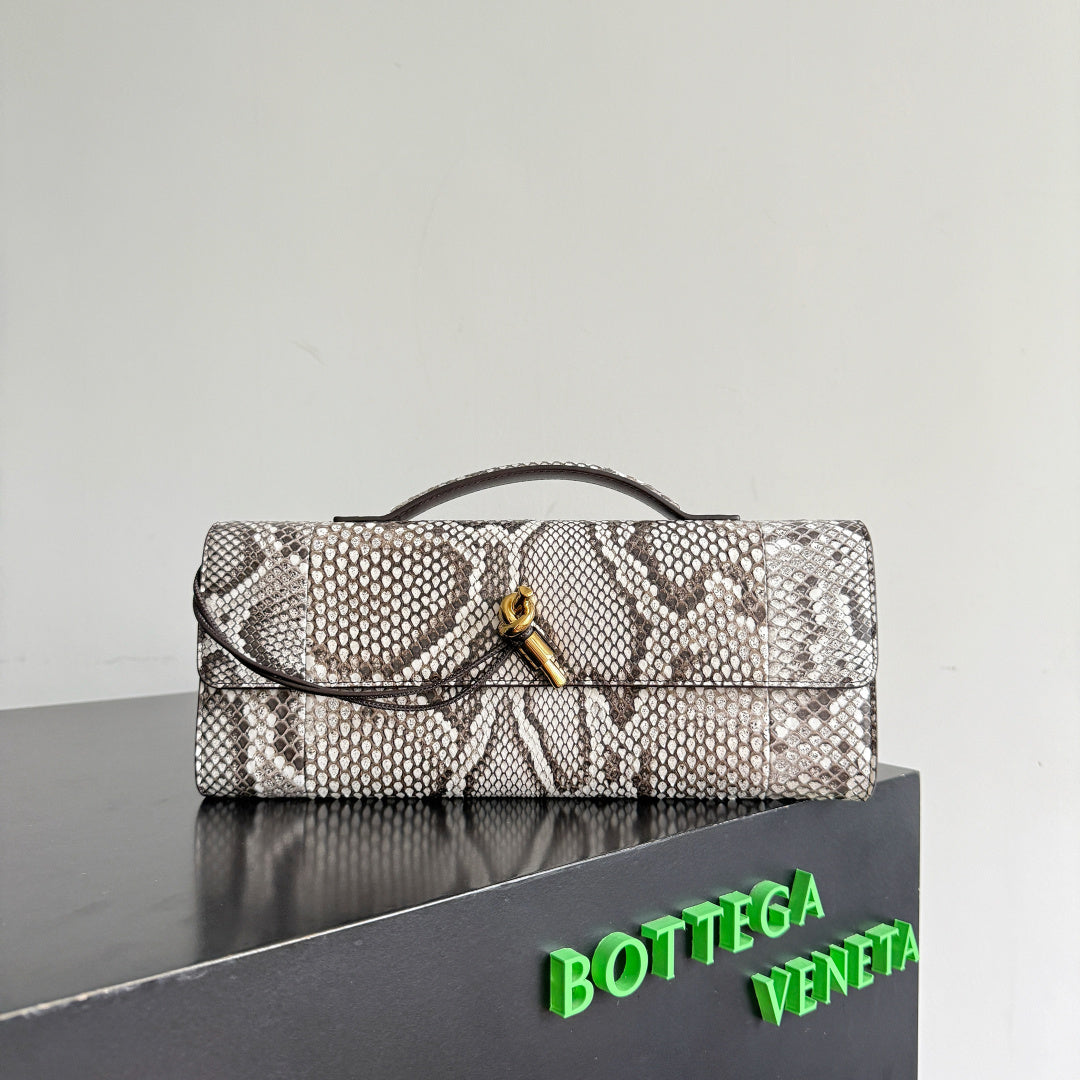 Bottega Veneta 794945 Gray Clutch Bag