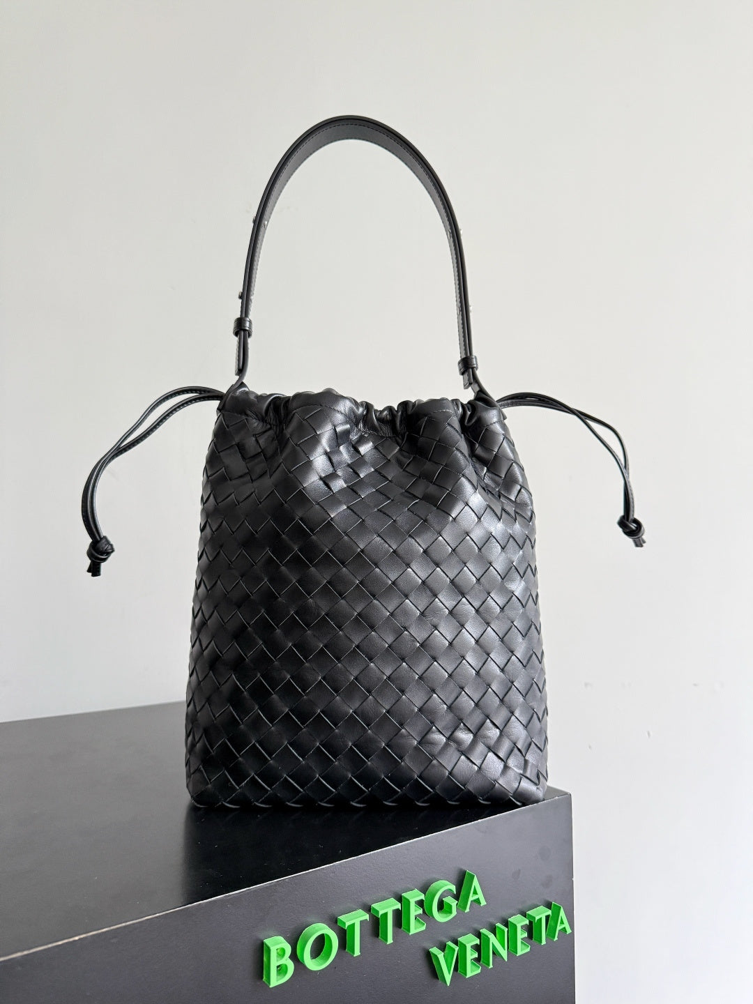 Bottega Veneta 836020 Black Bucket Bag