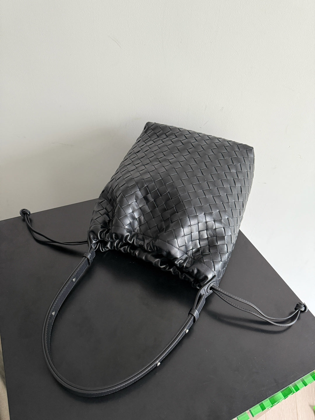 Bottega Veneta 836020 Black Bucket Bag - detail image 6