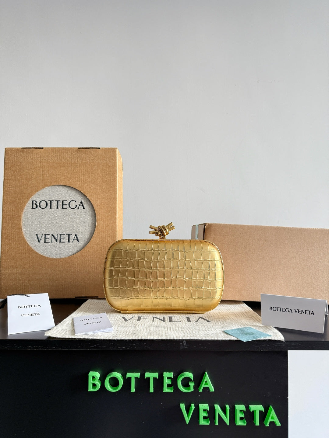 Bottega Veneta Gold Designer Handbag Edition 15