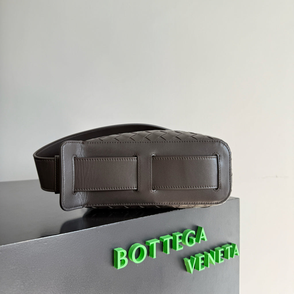Bottega Veneta 836016 Brown Clutch Bag - detail image 2