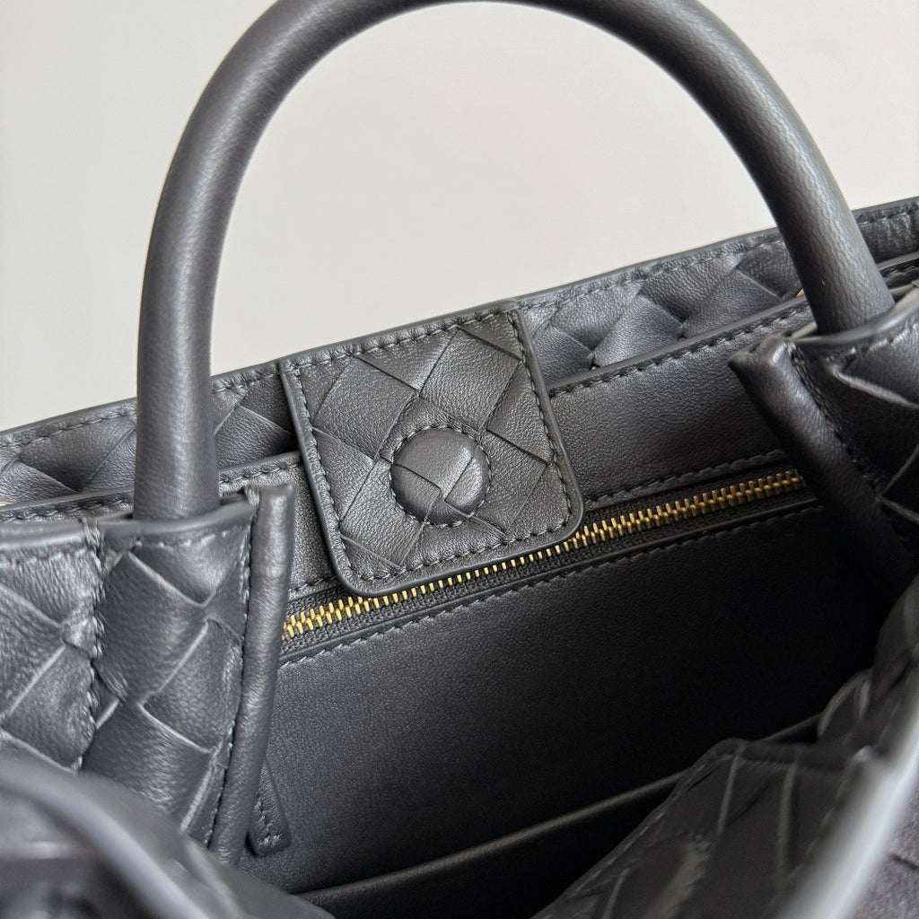 Bottega Veneta 743568 Black Designer Handbag Edition 13 - detail image 8