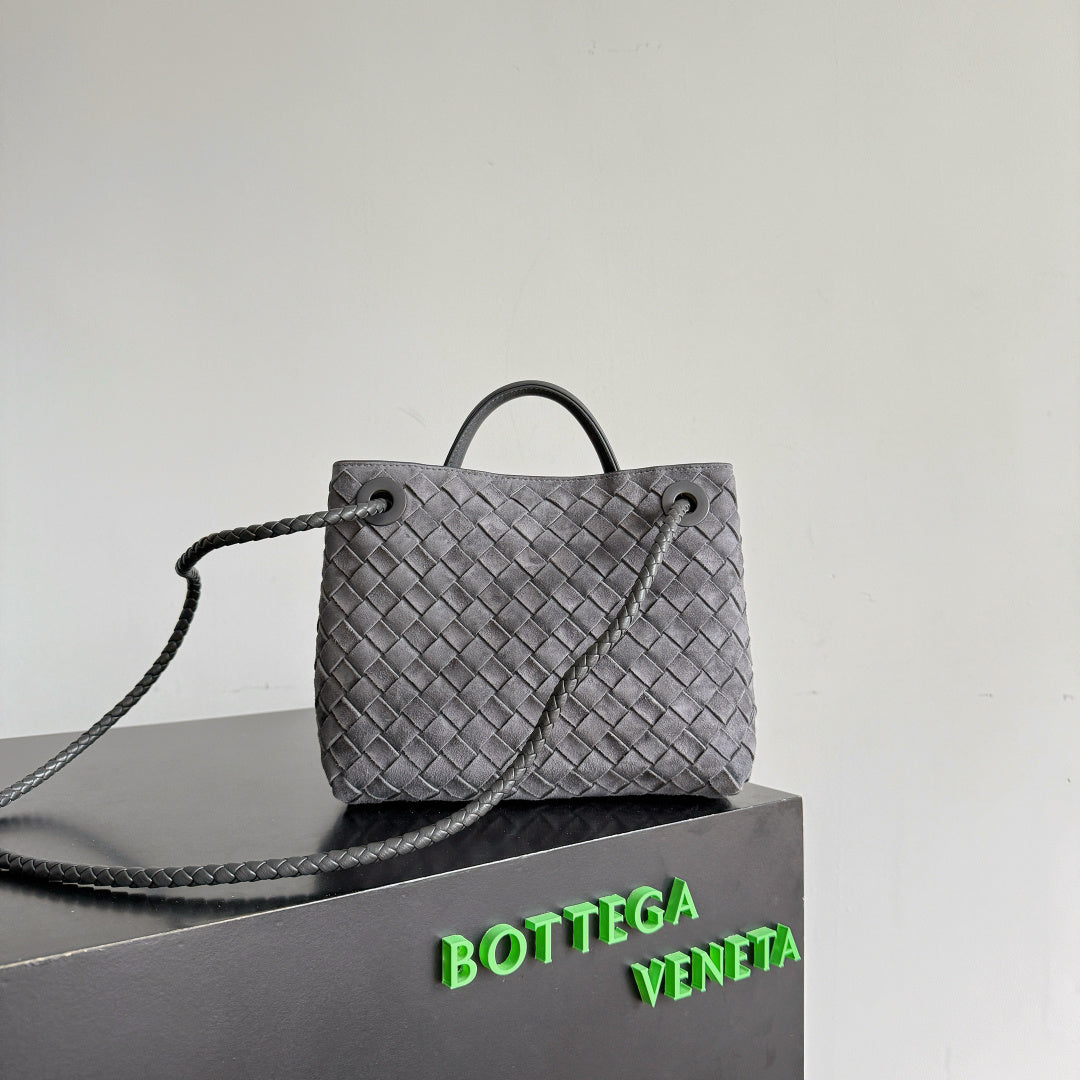 Bottega Veneta 743568 Black Designer Handbag Edition 13 - detail image 2