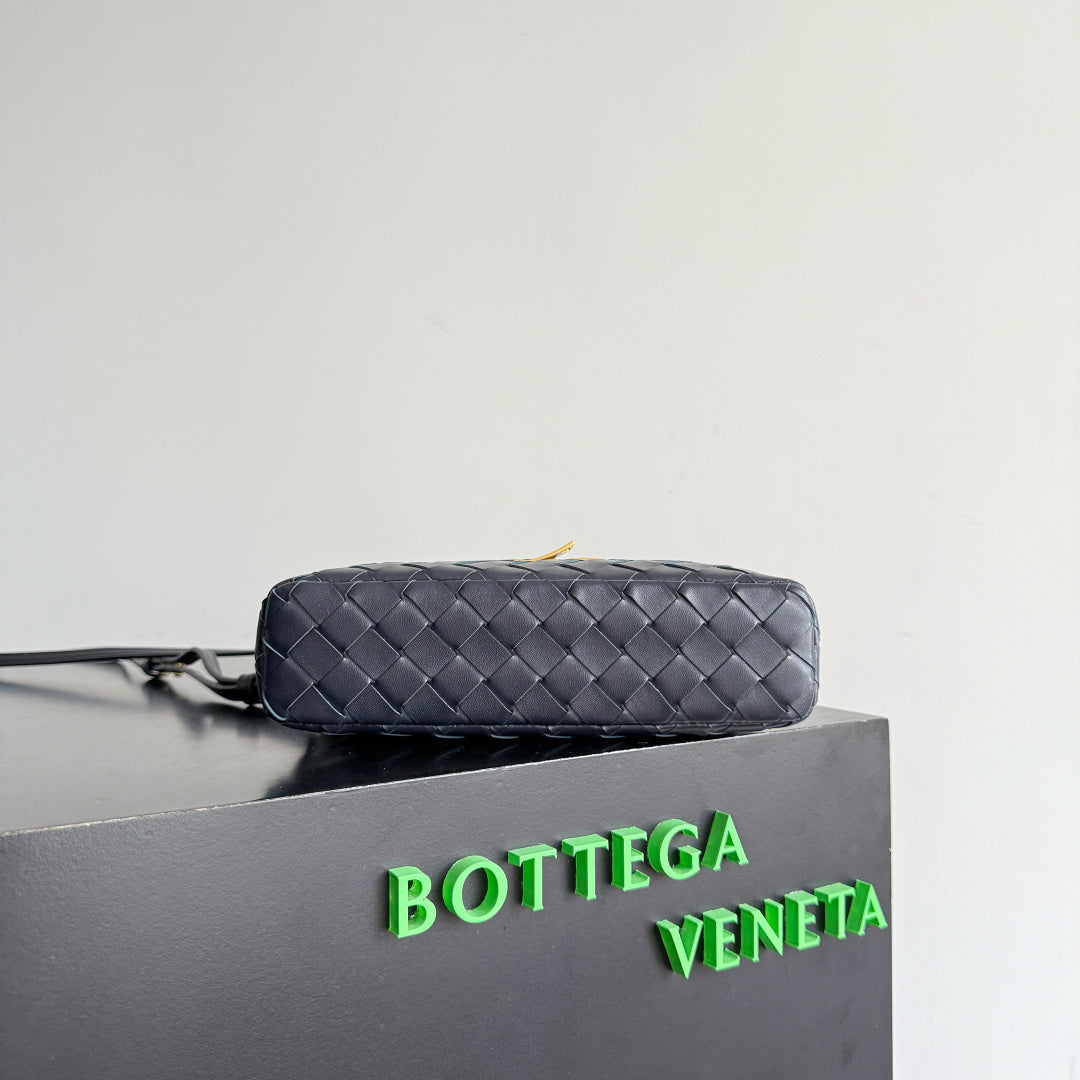 Bottega Veneta 789109 Black Designer Handbag Edition 3 - detail image 4