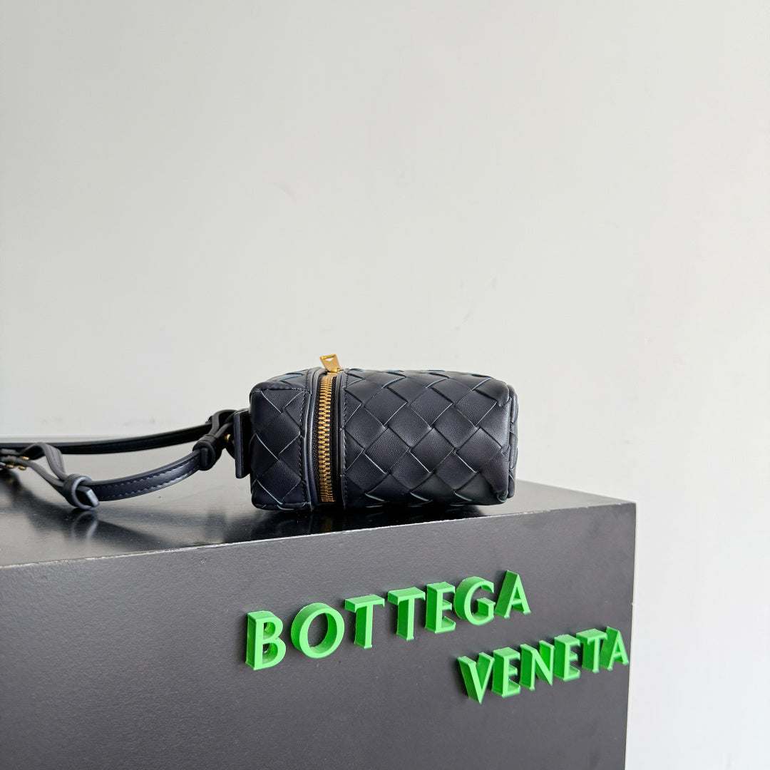 Bottega Veneta 789109 Black Designer Handbag Edition 3 - detail image 5