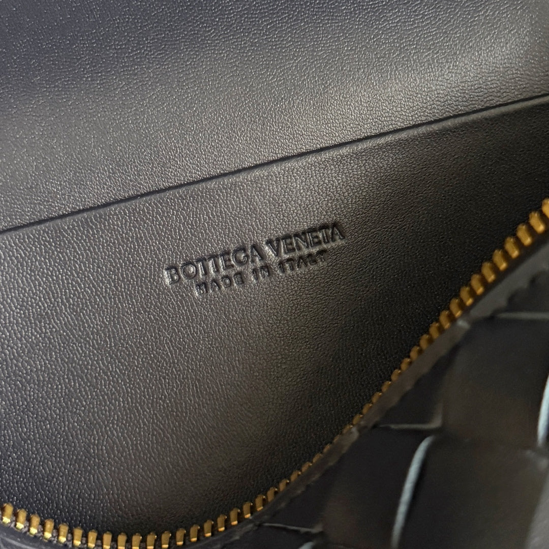 Bottega Veneta 789109 Black Designer Handbag Edition 3 - detail image 8