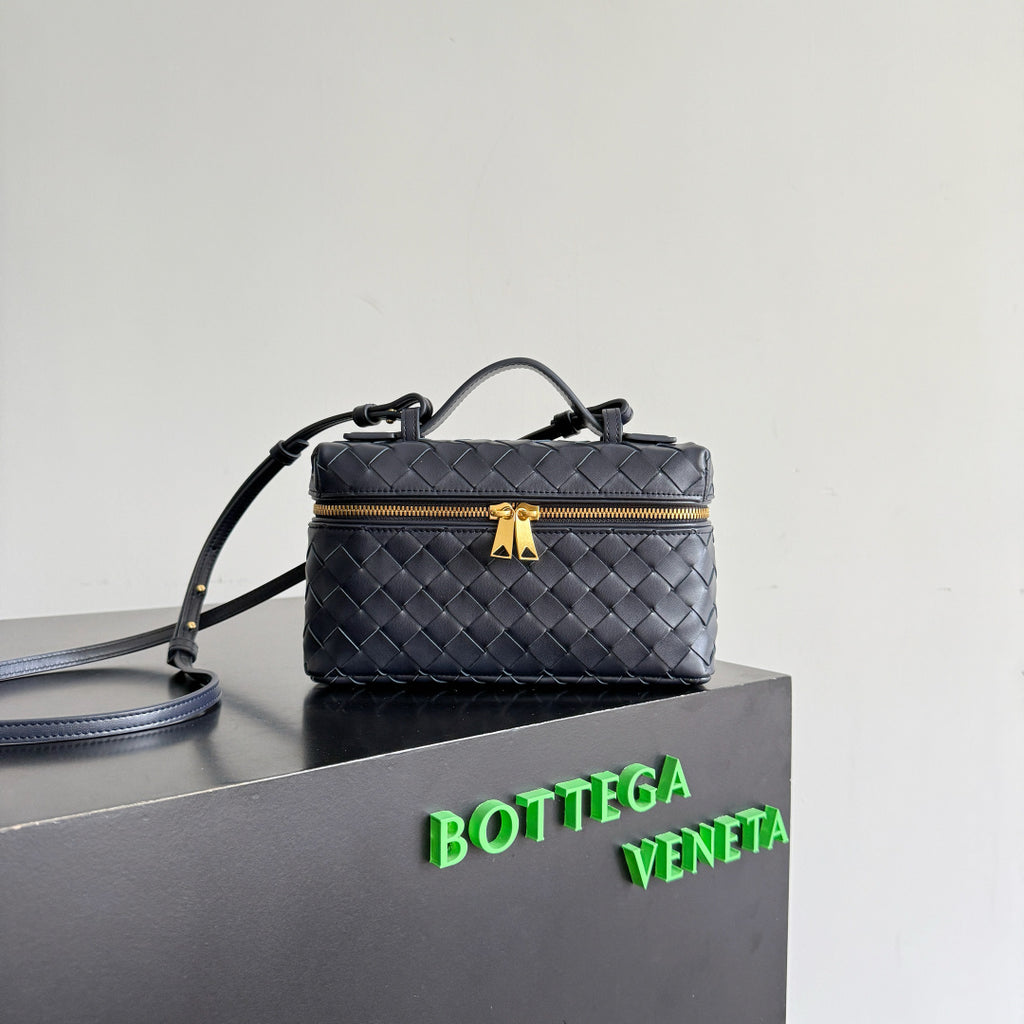 Bottega Veneta 789109 Black Designer Handbag Edition 3