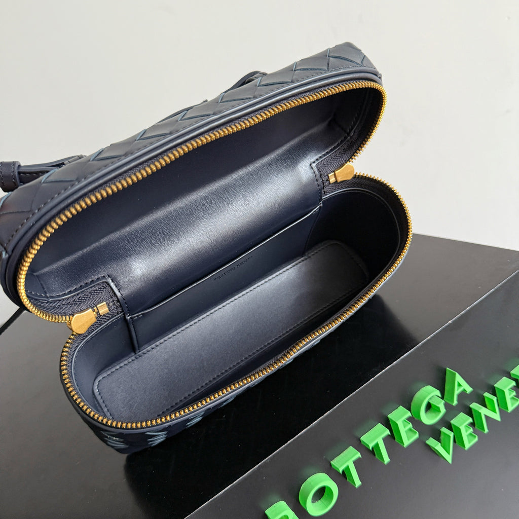 Bottega Veneta 789109 Black Designer Handbag Edition 3 - detail image 7