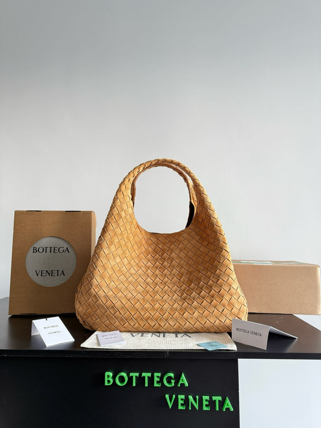 Bottega Veneta Orange Designer Handbag Edition 28