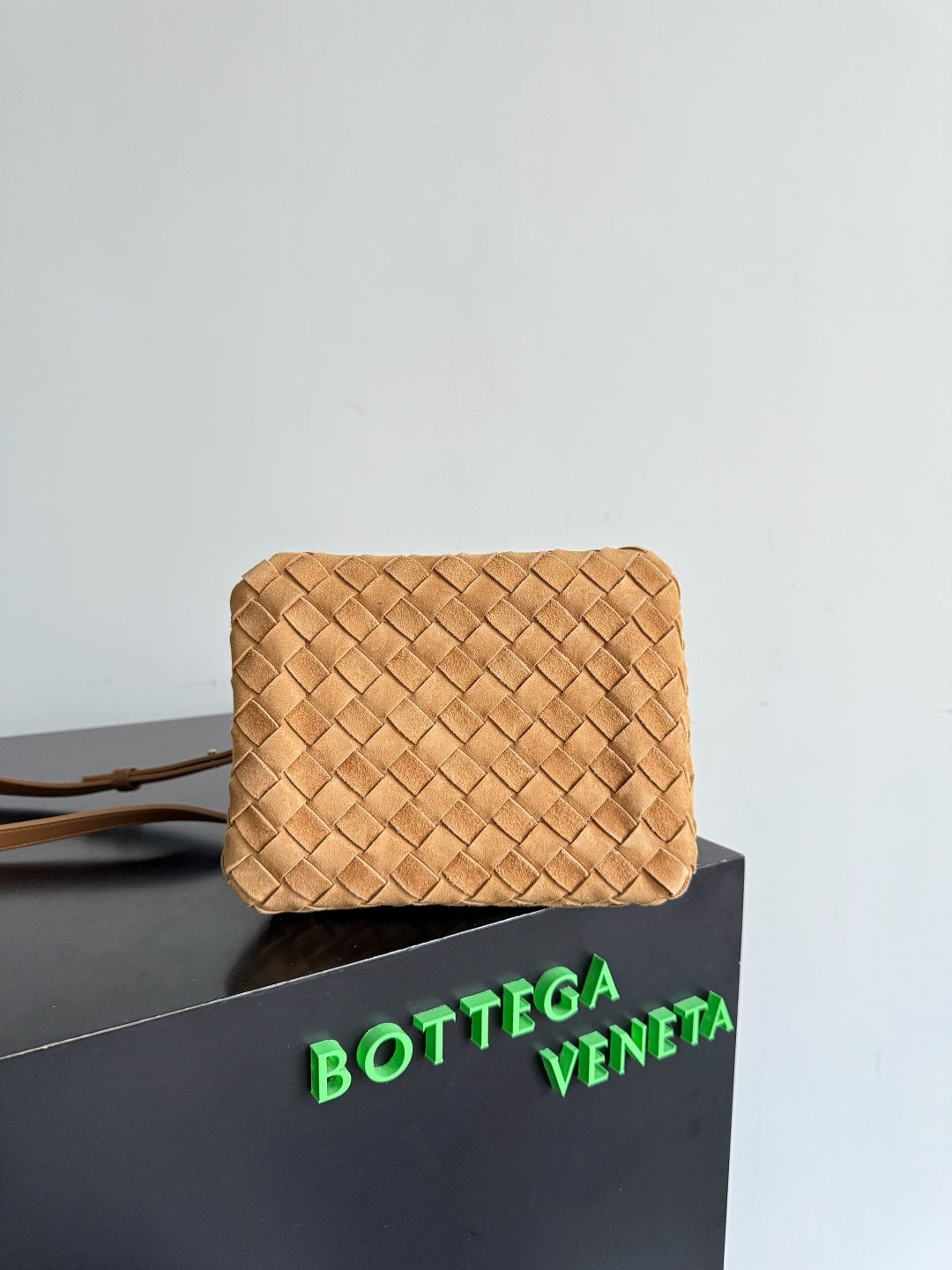 Bottega Veneta 796569 Orange Designer Handbag - detail image 3