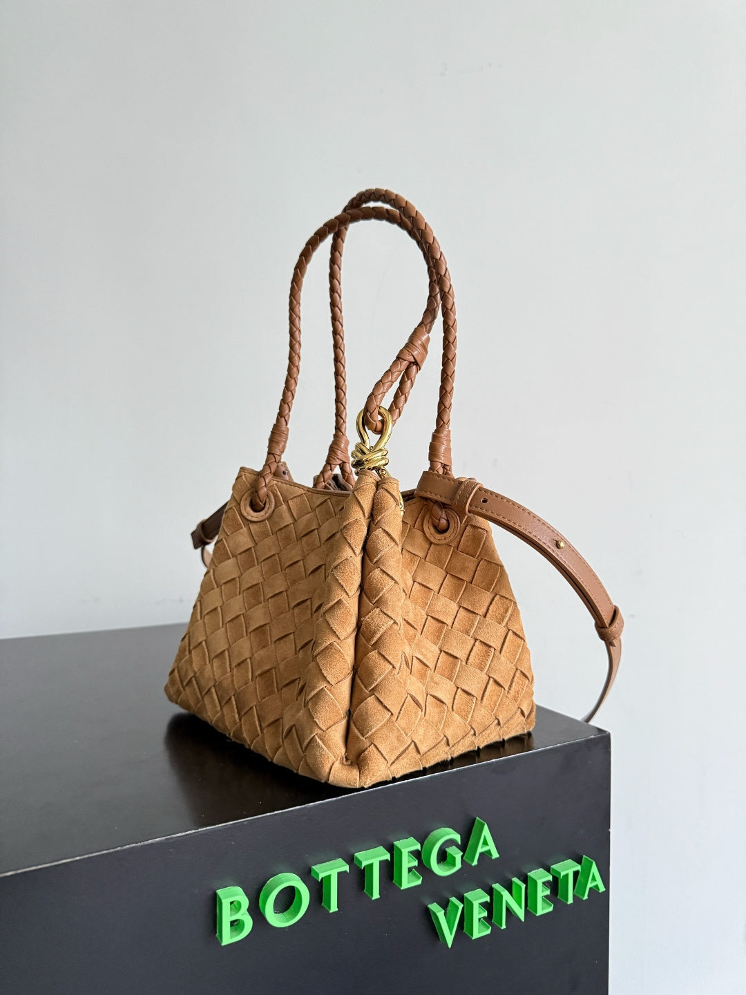 Bottega Veneta 796569 Orange Designer Handbag - detail image 2