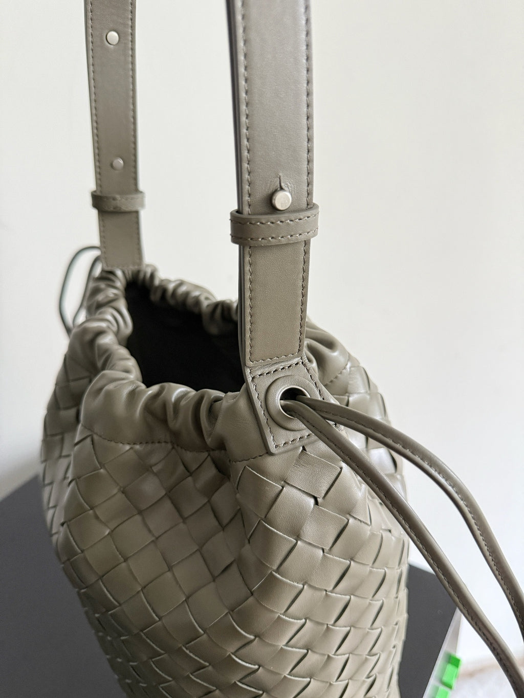 Bottega Veneta 836020 Gray Bucket Bag - detail image 3