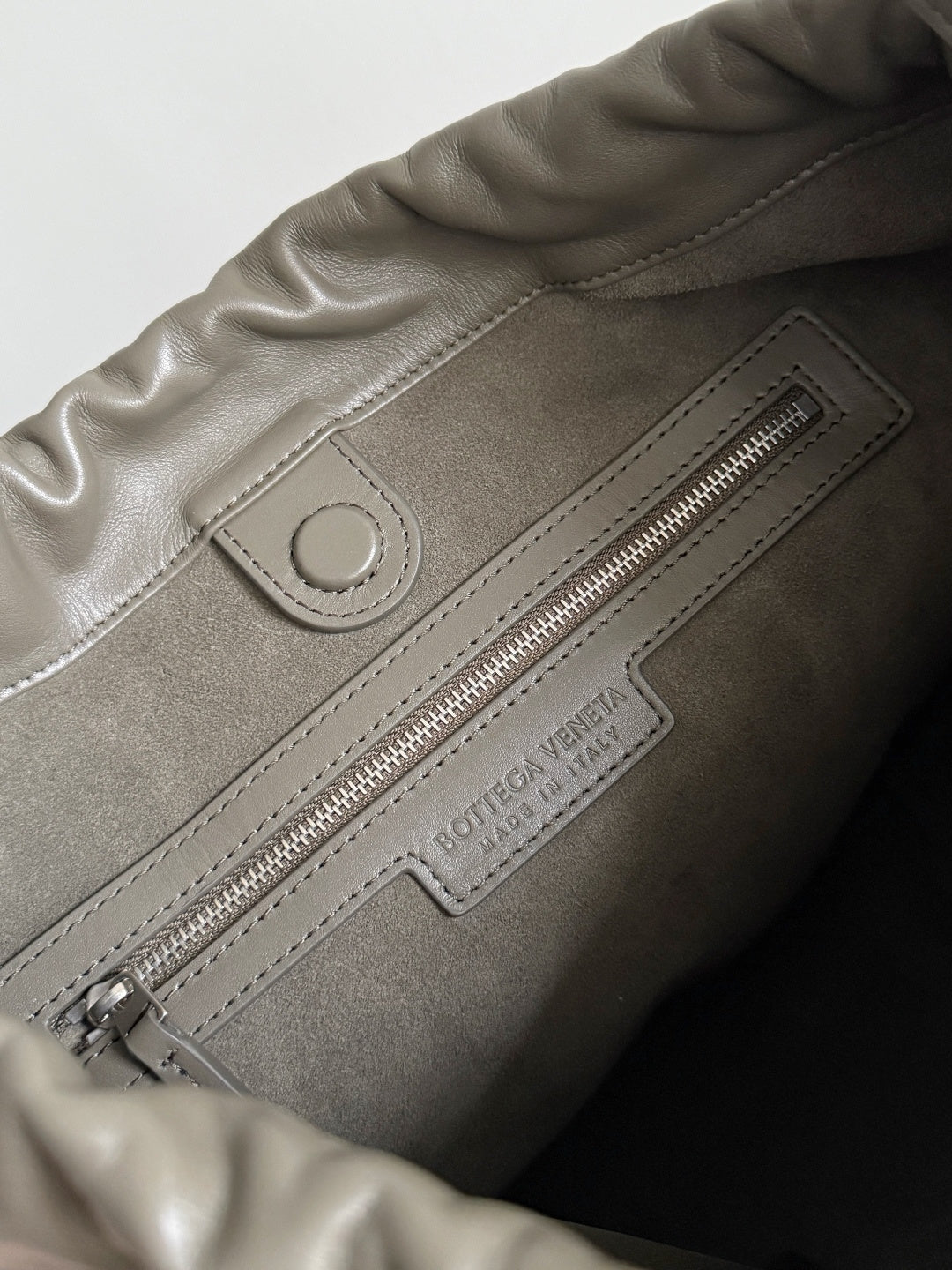 Bottega Veneta 836020 Gray Bucket Bag - detail image 7