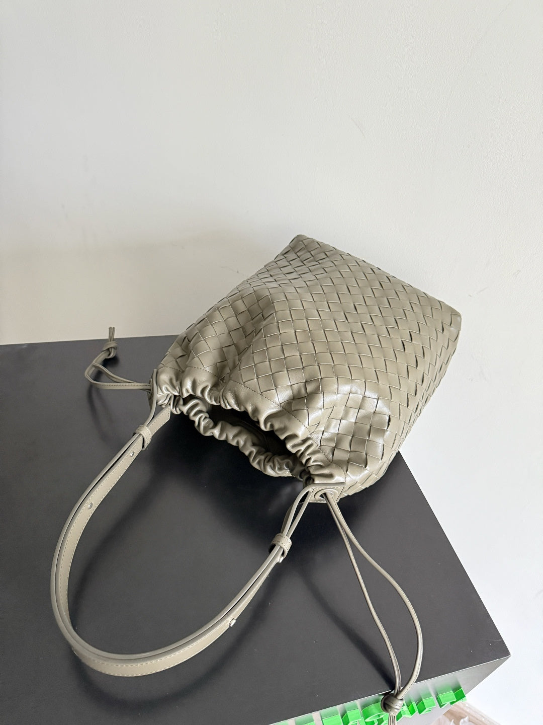 Bottega Veneta 836020 Gray Bucket Bag - detail image 6