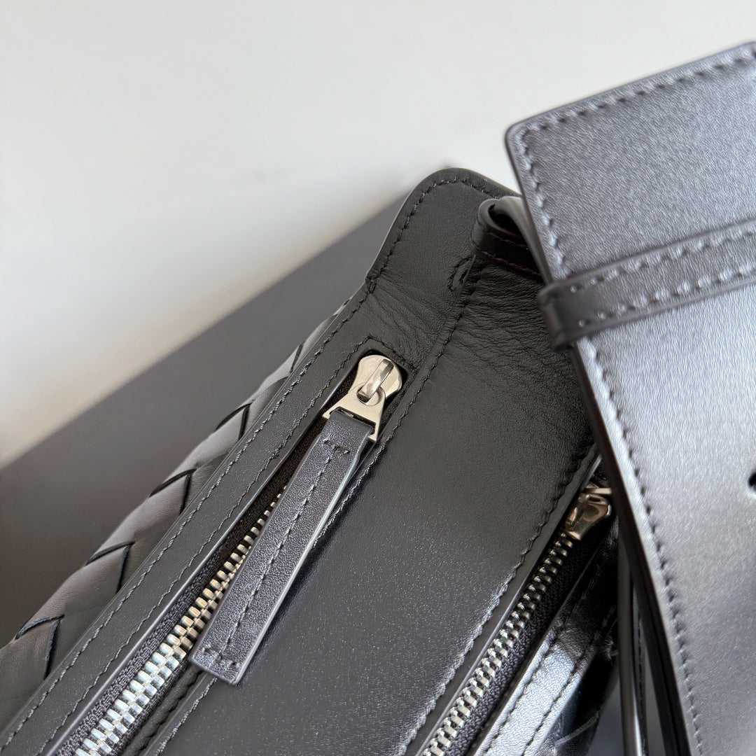 Bottega Veneta 836016 Black Clutch Bag - detail image 5